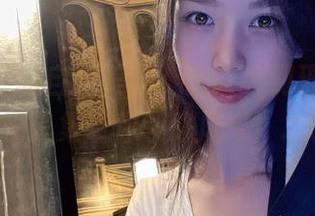 抖娘利世的自拍美学：从经典到现代，cos精选集带你领略风采！.txt