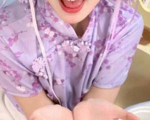 推女神 - 刘飞儿Faye专属定制运动作品，捕捉她奔跑时的优雅瞬间.txt