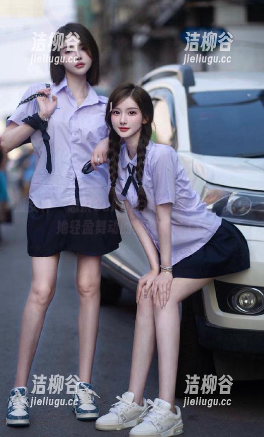 推女神 - 思淇Sukiii白裙写真精选，记录她轻盈舞动的梦幻瞬间.txt