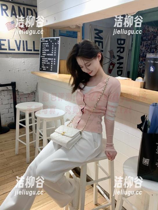 推女神 - 图包评测：施忆佳Kitty酱的水手服写真，究竟强在何处？.txt