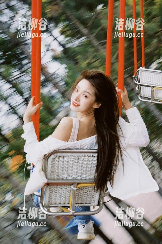 推女神 - 颜浅浅Cindy自拍作品分享：让你领略写真中的女性力量.txt