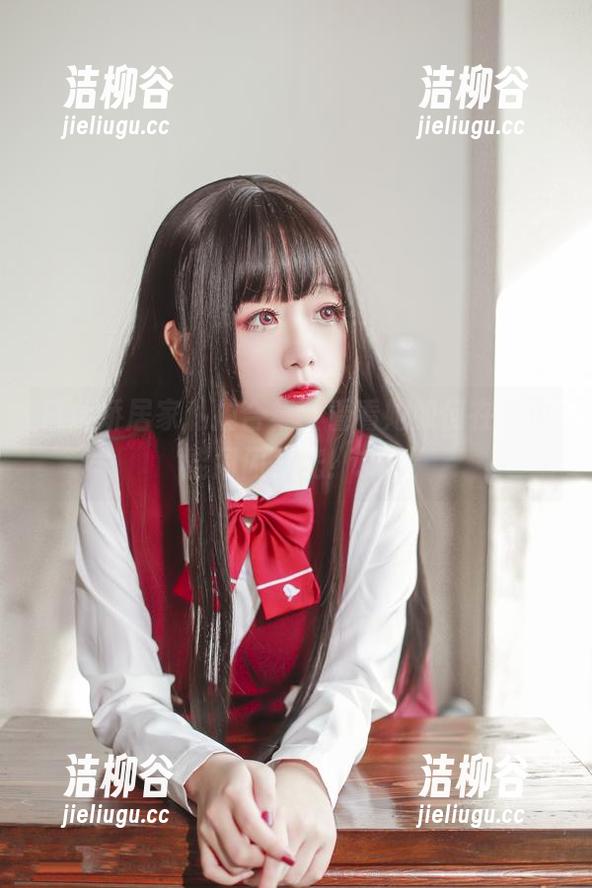 日奈娇 日奈娇居家私拍合集,看看她如何在家也能闪闪发光!.txt