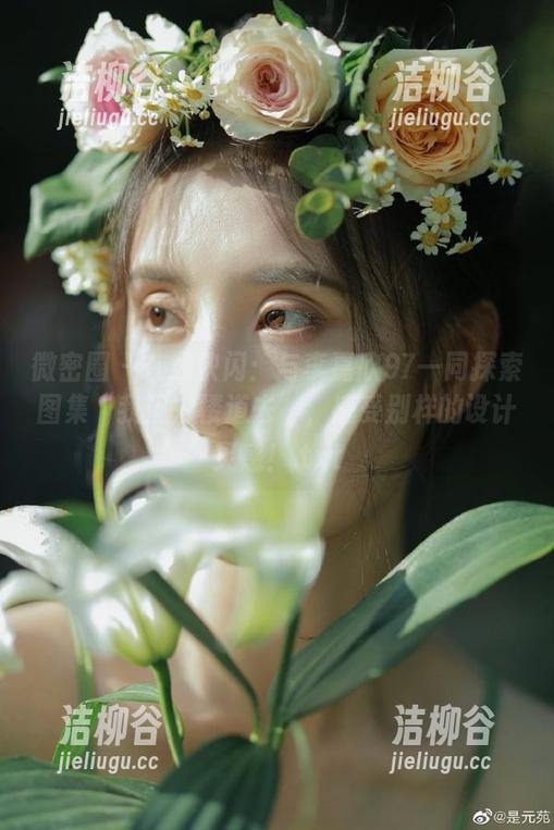 李嘉欣97 微密圈 - 在线快闪:与李嘉欣97一同探索图集“我们去楼道去”,感受别样的设计灵感!.txt