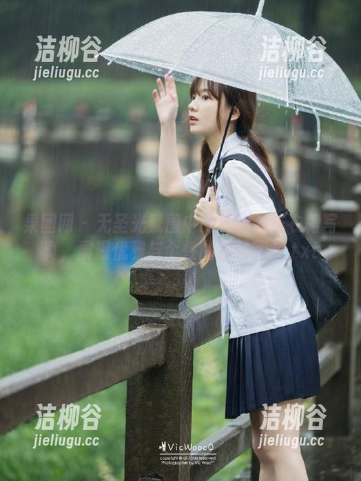 果团网-周妍希 果团网 - 无圣光氛围中的周妍希连衣裙写真,展现优雅与个性的独特图片.txt