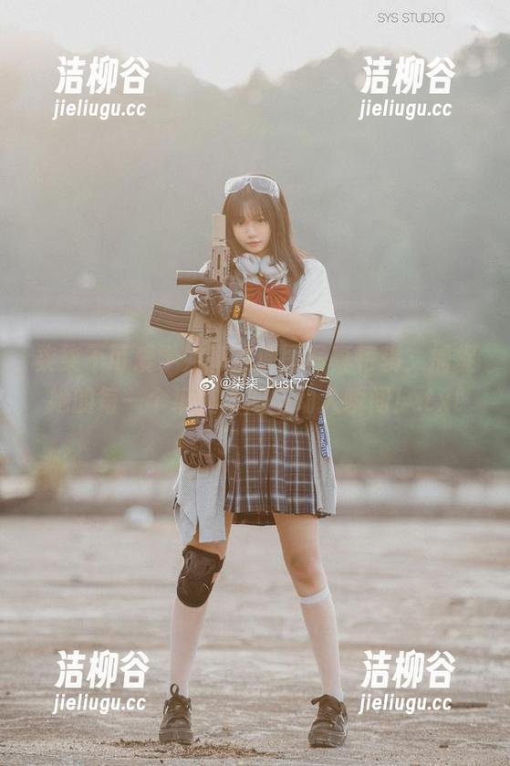柒柒不可爱 柒柒不可爱学姐高清原图写真特辑,捕捉她的每一个细腻瞬间与动人瞬间!.txt