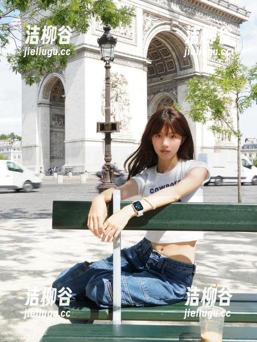 梦丝女神-宁夏 梦丝女神 - 宁夏办公室写真最新图片更新,展示她独特的时尚态度.txt