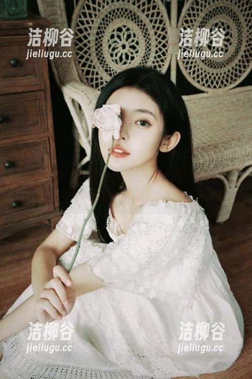 梦丝女神 - 完全免费的璇璇瑜伽写真资源，让你领略优美与放松的完美结合.txt