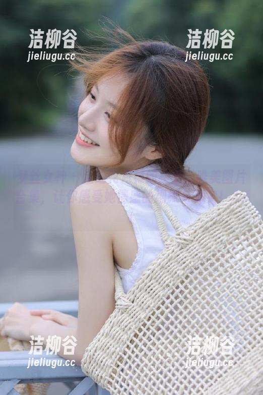 梦丝女神-花月舞 梦丝女神 - 走近花月舞的秘密:唯美图片合集,让你感受她情感的细腻与真实!.txt