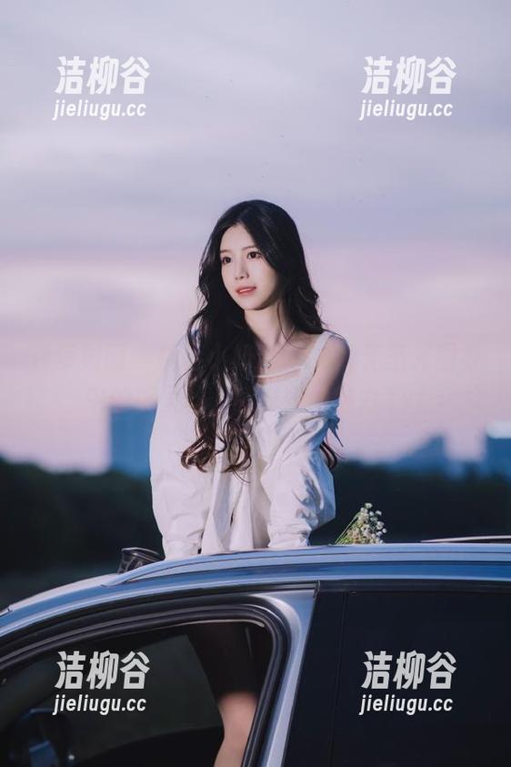 森萝财团 - 捕捉小奶糕Milky无圣光图集中的裤里丝，感受她的魅力.txt