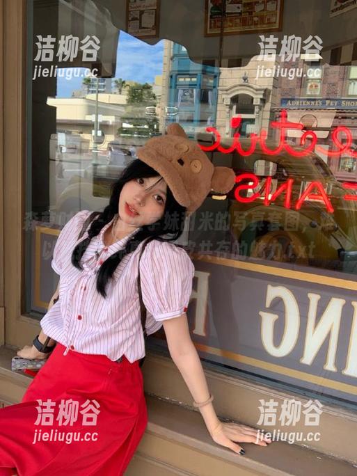 森萝财团 - 白丝学妹甜米的写真套图，难以抵挡的纯真与调皮共存的魅力.txt