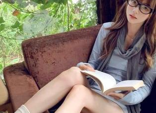 森萝财团最新力作：白丝足控系列美图，精美套图引发你的视觉盛宴.txt