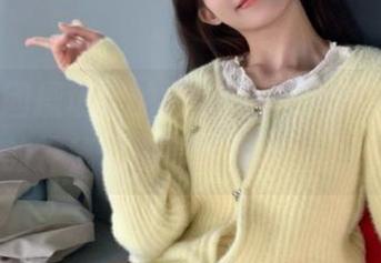森萝财团操场上的白丝写真，原图中隐藏的神秘角落等你发现！.txt