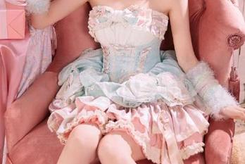 模范学院 - 美图集锦：无圣光小奶瓶呜呜化身兔女郎的甜美瞬间.txt