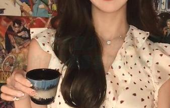 模范学院 - 看方子萱少女在高清原图中展现的梦幻般青春风采.txt