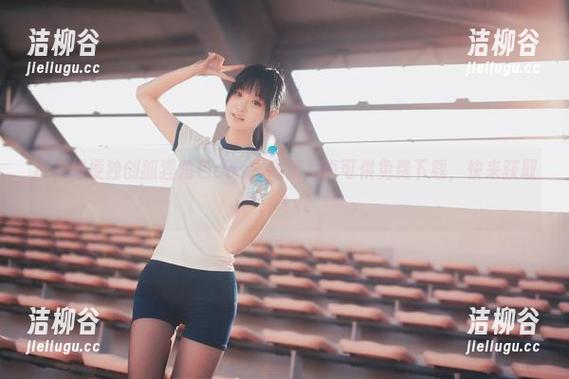 沧霁桔梗独创狐狸角色cos，高清写真可供免费下载，快来获取！.txt