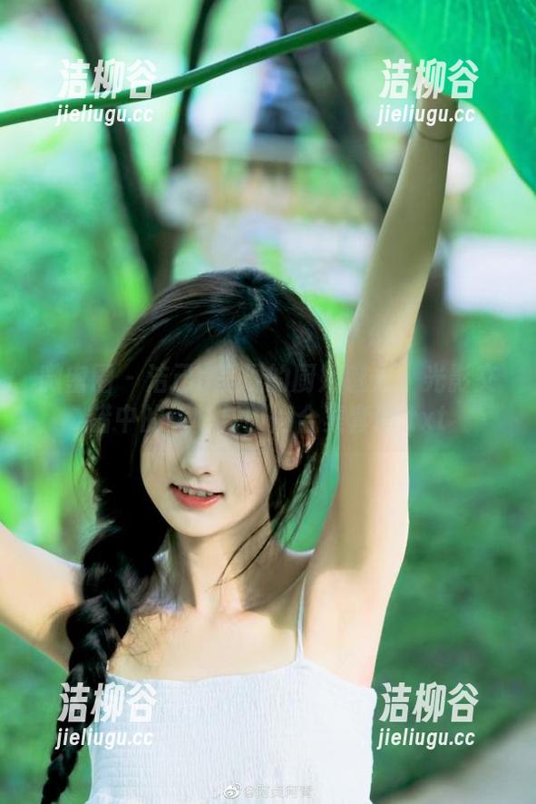 微密圈 - 洁己u呈现的厨娘魅力：光影交错中的美味与时尚合集套图.txt