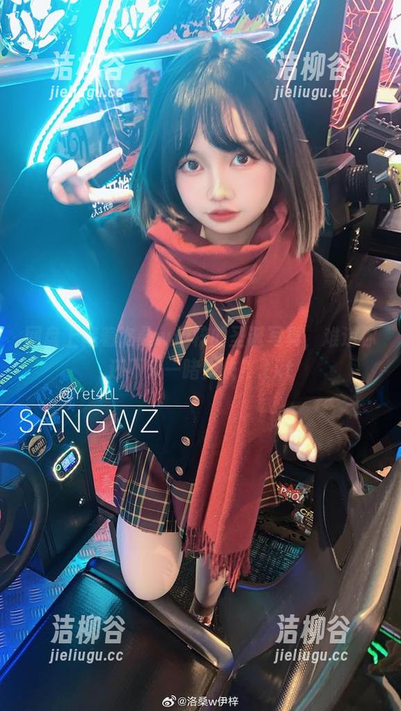 洛桑w伊梓 网盘上藏着洛桑w伊梓的圣诞写真,难道你还不来一睹为快?.txt