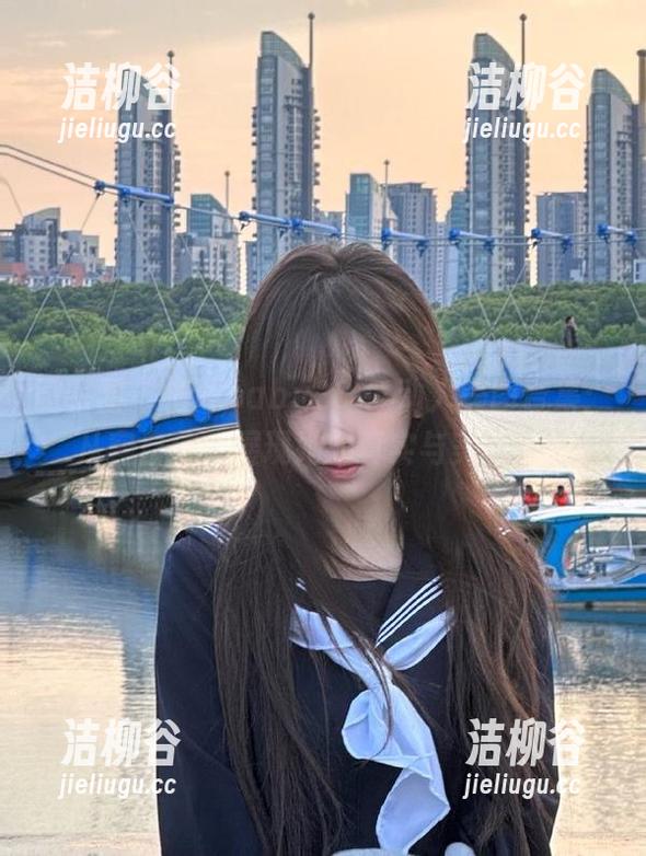 微密圈 - 海豚baby2021动人美图合集：从容自信，展现她的真实与美丽.txt
