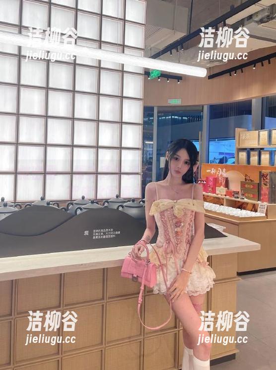 微密圈 - 精美高清资源：火龙果羊的日系死库水写真引领潮流.txt