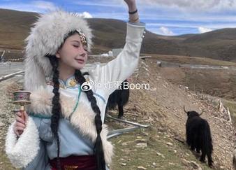 炸蛋Boom的全新视觉故事：探索狐仙女友写真作品的魅力分享.txt
