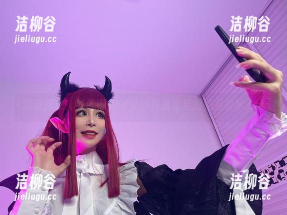 独家揭秘：爱老师phd私房作品背后的美足故事.txt