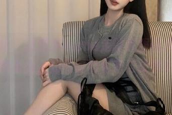 爱蜜社 - 萌琪琪Irene定制礼服图片，揭示她不为人知的时尚秘密与故事.txt