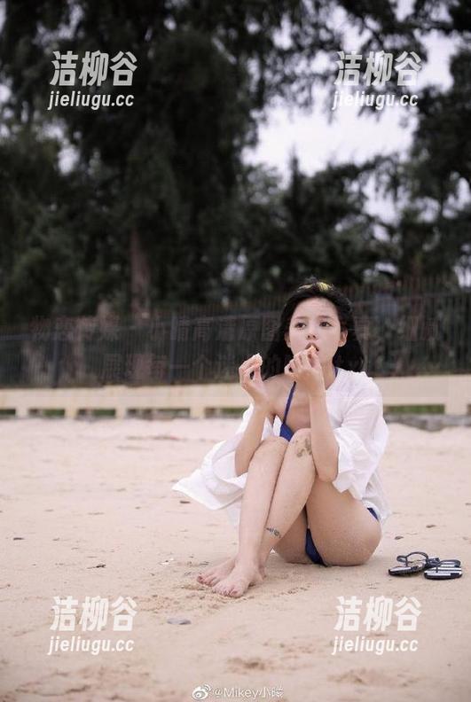 物恋传媒 - 小晴高清原图美足写真，细腻展现每一个迷人的瞬间.txt