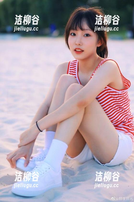 物恋传媒 - 下载最火案例猫耳肉丝写真，尽享视觉盛宴.txt