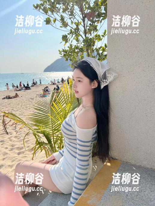 甜予摄影 - 齐齐展示人字拖在线写真，传递无拘无束的夏日气息.txt