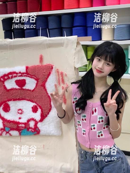 白金Saki高跟鞋写真福利合集，带你领略每一幅精致图片的无限魅力！.txt
