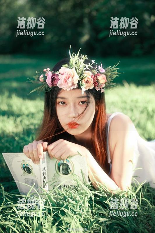 白露Bululu和她的JKCOS：这组套图简直是致敬青春的绝美之作！.txt
