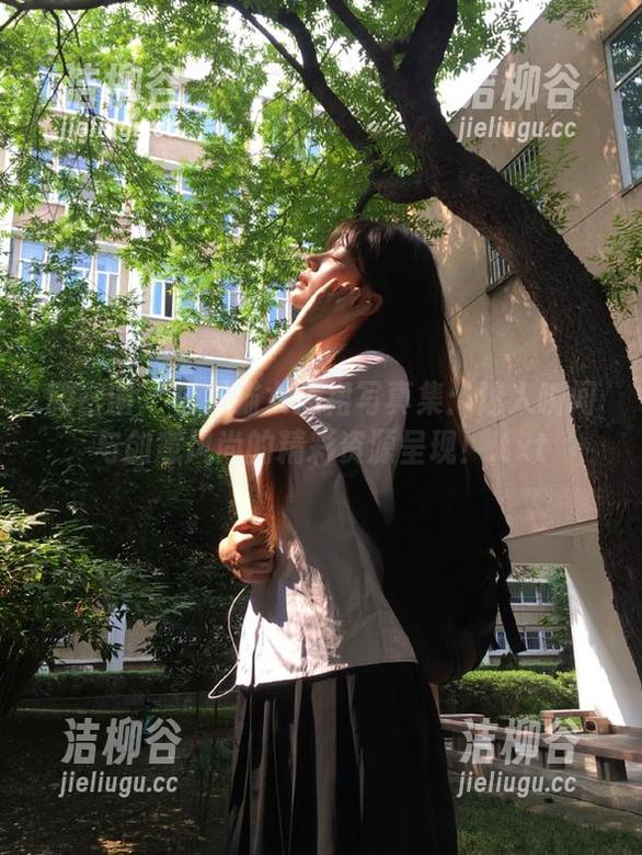 微密圈 - 白龙猫女短裙写真集：迷人瞬间与创意风尚的精彩资源呈现！.txt