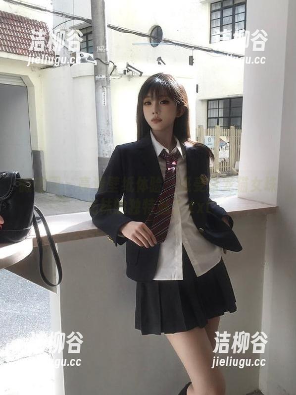 微密圈 - 高清壁纸体验：感受白龙猫女珠光袜的独特魅力.txt