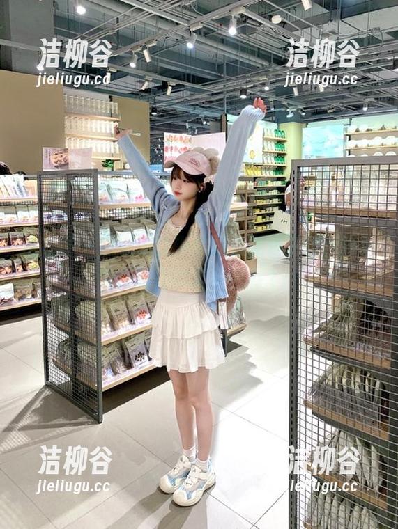 微密圈 - 白龙猫女少女图包免费下载，展现少女时代的无尽魅力.txt