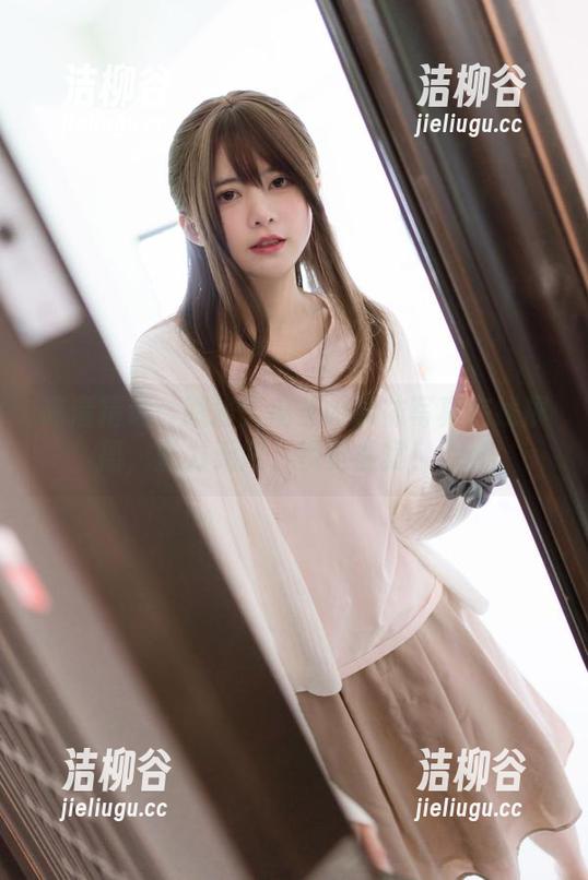 高清精选：眼酱大魔王w棉袜写真在线展播，魅力无限，视觉盛宴！.txt