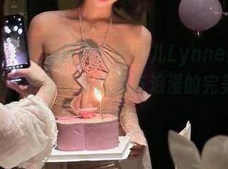 微密圈 - 别样风情：禅雨儿Lynne婚纱图包合集，带你领略优雅与浪漫的完美结合.txt