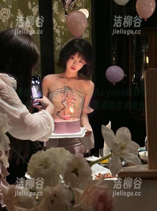 微密圈 - 别样风情：禅雨儿Lynne婚纱图包合集，带你领略优雅与浪漫的完美结合.txt