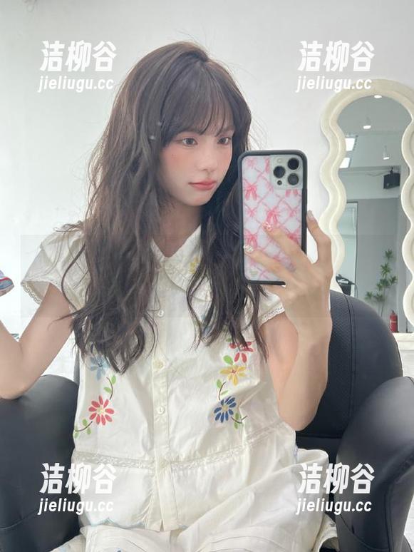 秀人网 - Candy糖糖倾心分享：经典灰丝作品，带你探索时尚摄影的新境界.txt