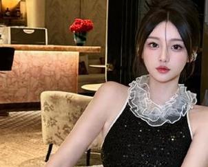 秀人网 - 贪恋Erikaki的丝袜魅力，精选图包展示她的独特风格.txt
