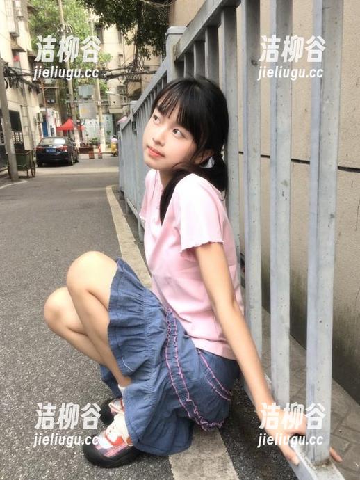 秀人网 - Mina米娜的高跟鞋全套图片，与你分享每一个精彩瞬间的时尚旅程！.txt