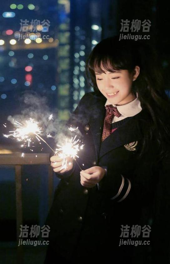 秀人网 - Yuki鱼儿带来的黑丝私房图包，展现独特个性与魅力.txt