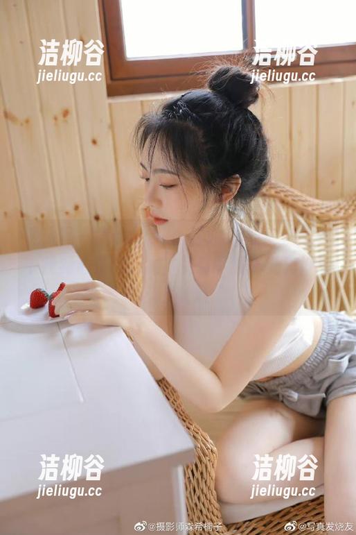 秀人网 - 在sugar小甜心CC的瑜伽写真中找到心灵的归属，免费下载享受美好时光！.txt