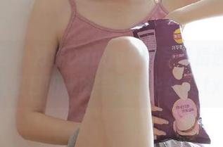 秀人网 - 丹妮Danny泳池写真精选：尽揽夏日阳光的完美精华合集.txt