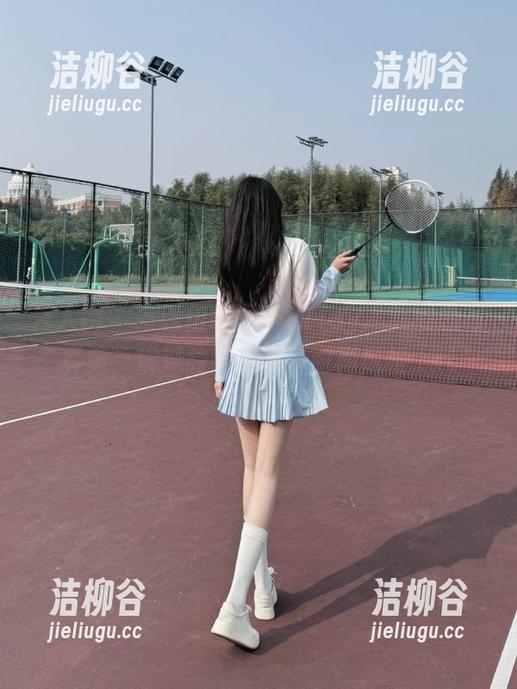 秀人网 - 发现伍晓丽Shirley最新制服写真集，展现独特魅力与时尚风格.txt