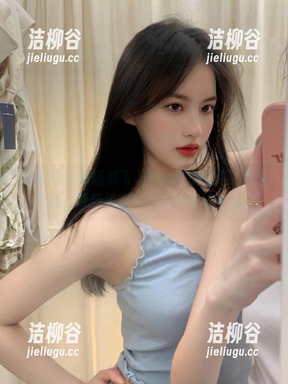 秀人网 - 跟随刘飞儿Faye姐姐的美图写真，感受甜蜜与纯真的奇迹.txt