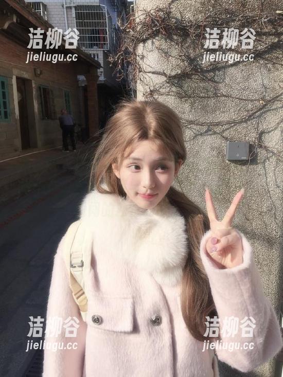 秀人网-夏诗雯Sally 秀人网 - 夏诗雯Sally浴室美图合集:沉浸于这份水的柔情与光的流动,感受每个瞬间的独特韵味。.txt