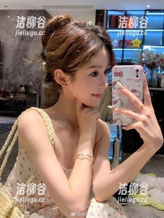 秀人网 - 當大橘BBKira穿上连体衣，网盘中的写真让你领略不一样的风格美！.txt
