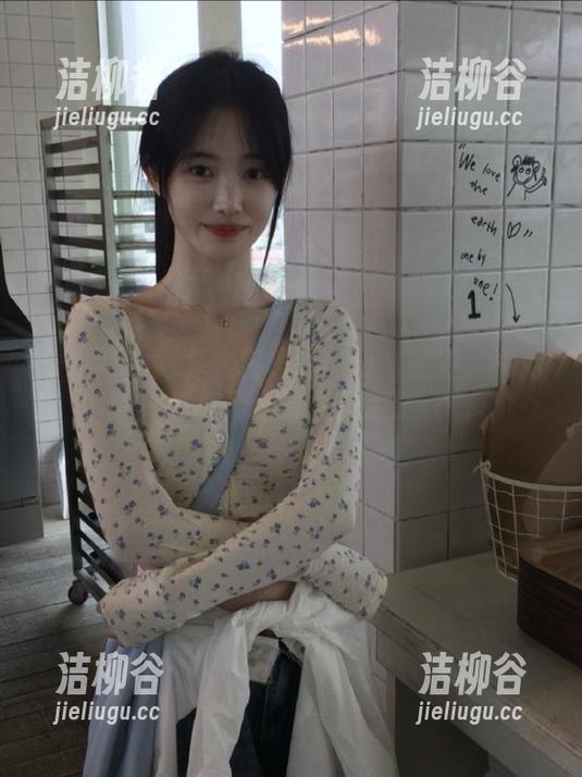秀人网 - 探索大白兔吖的日常世界：高清写真集尽显青春风采.txt