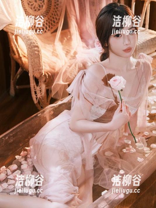 秀人网 - 媃柔rourou内衣经典作品集：品味优雅与性感的完美摄影资源.txt