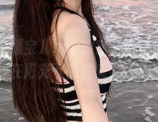 秀人网 - 媛宝儿boa的定制泳池作品，浸润在阳光下的完美瞬间.txt